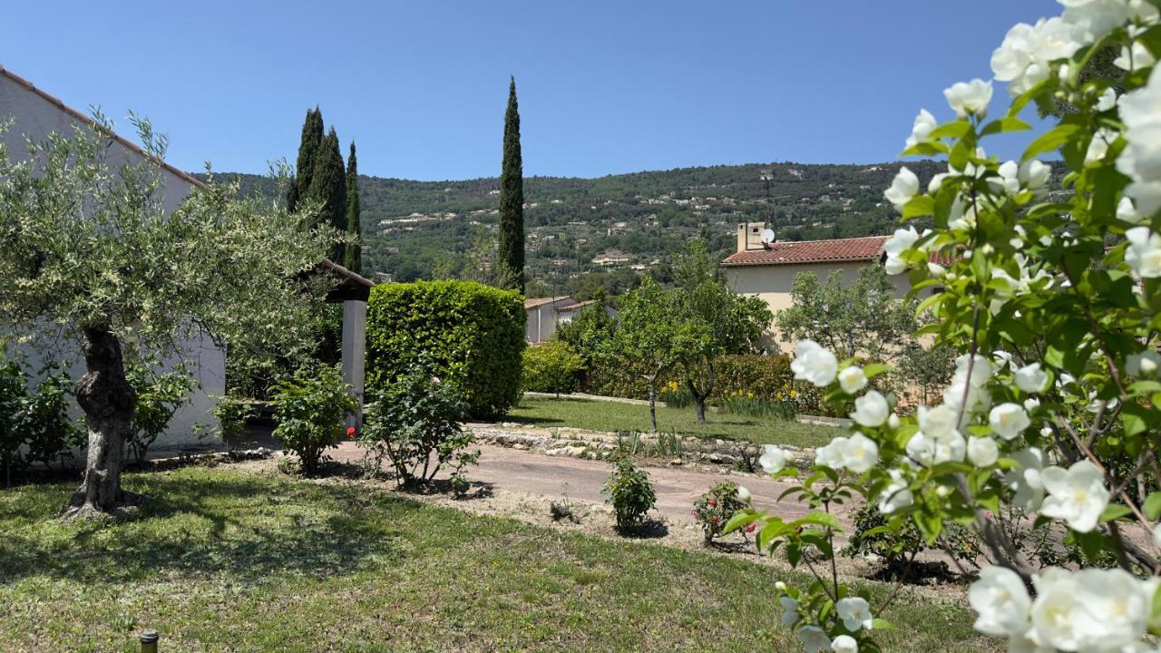 Villa Entiere Au Calme Dans Village Provencal Peymeinade 外观 照片